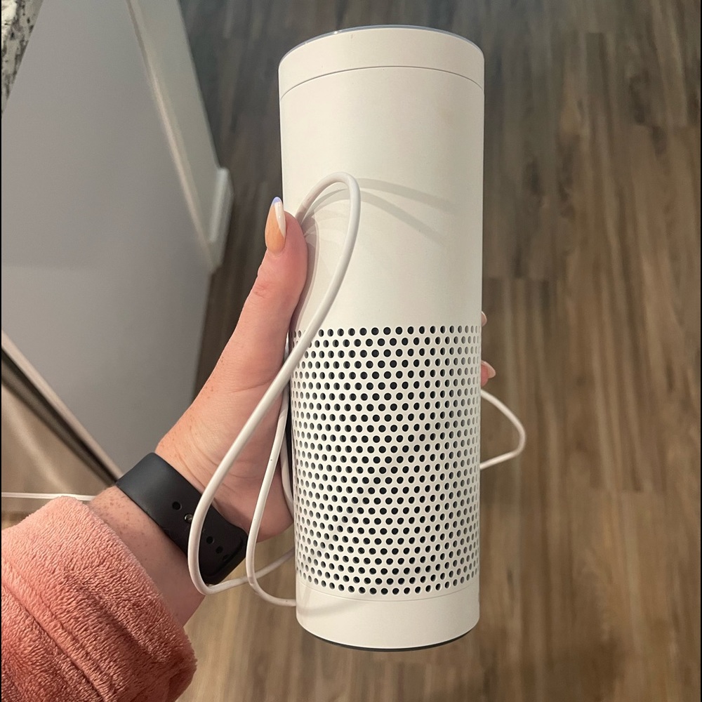 Amazon Alexa - Picture 2 of 3